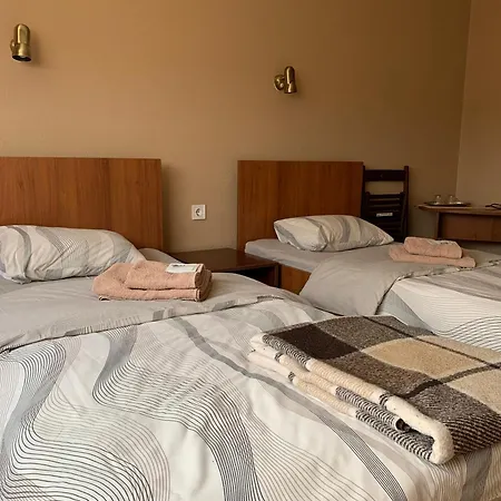 Yurus بيت شباب إلفيف